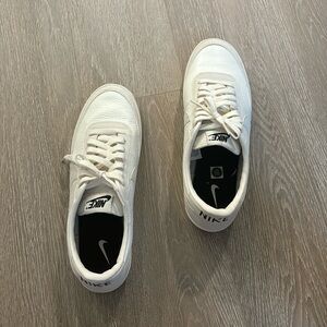 Size 11. Tried them on 1 time. Too tight for my feet.  Very good condition.